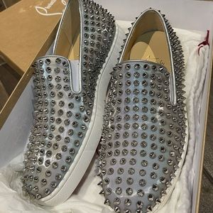 Spike flats louboutin
